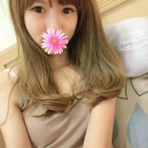 <!-- 標題:樣式全部寫在元素的 style 屬性中 --> <div class="amy-contact-code" style="box-sizing:border-box;display:inline-flex;flex-wrap:wrap;align-items:baseline;gap:4px 8px;max-width:100%;margin:0 0 10px;padding:8px 12px;border:1px solid #39b9aa;border-radius:11px;background:#fff;line-height:1.5;"> <span style="color:#777;font-size:13px;">聯絡客服請給編號:</span> <strong style="color:#178d80;font-size:20px;font-weight:700;letter-spacing:.03em;overflow-wrap:anywhere;">MBW7XG7V</strong> </div> <div style="box-sizing:border-box;width:100%;max-width:360px;padding:8px 10px 12px;overflow:hidden;border:1px solid #a8ddd8;border-radius:14px;background:#d9f2ef;color:#333;font-family:Arial,'Microsoft JhengHei',sans-serif;font-size:14px;line-height:1.5;"> <div style="display:flex !important;align-items:center;justify-content:space-between;margin-bottom:3px;padding:4px 3px;font-weight:700;"> <span style="display:block !important;min-width:0;color:#333;font-size:16px;line-height:1.5;overflow-wrap:anywhere;">暱稱:<em style="margin-left:4px;color:#555;font-size:18px;font-style:normal;font-weight:700;">念念</em></span> </div> <div style="box-sizing:border-box;display:flex !important;flex-wrap:wrap;width:100%;margin:0;padding:0;"> <div style="box-sizing:border-box;display:grid !important;flex:1 1 100%;grid-template-columns:max-content minmax(0,1fr);column-gap:4px;align-items:start;min-width:0;max-width:100%;min-height:31px;padding:4px 3px;border-bottom:1px solid rgba(100,170,165,.3);"> <span style="display:block !important;margin:0 !important;padding:0 !important;float:none !important;font-weight:700;white-space:nowrap;">地區:</span> <span style="display:block !important;min-width:0;margin:0 !important;padding:0 !important;float:none !important;overflow:visible !important;color:#666;white-space:normal !important;overflow-wrap:anywhere;line-height:1.5;">高雄</span> </div> <div style="box-sizing:border-box;display:grid !important;flex:1 1 145px;grid-template-columns:max-content minmax(0,1fr);column-gap:4px;align-items:start;min-width:0;max-width:100%;min-height:31px;padding:4px 3px;border-bottom:1px solid rgba(100,170,165,.3);"> <span style="display:block !important;margin:0 !important;padding:0 !important;float:none !important;font-weight:700;white-space:nowrap;">年齡:</span> <span style="display:block !important;min-width:0;margin:0 !important;padding:0 !important;float:none !important;overflow:visible !important;color:#666;white-space:normal !important;overflow-wrap:anywhere;line-height:1.5;">20</span> </div> <div style="box-sizing:border-box;display:grid !important;flex:1 1 145px;grid-template-columns:max-content minmax(0,1fr);column-gap:4px;align-items:start;min-width:0;max-width:100%;min-height:31px;padding:4px 3px;border-bottom:1px solid rgba(100,170,165,.3);"> <span style="display:block !important;margin:0 !important;padding:0 !important;float:none !important;font-weight:700;white-space:nowrap;">身高:</span> <span style="display:block !important;min-width:0;margin:0 !important;padding:0 !important;float:none !important;overflow:visible !important;color:#666;white-space:normal !important;overflow-wrap:anywhere;line-height:1.5;">158</span> </div> <div style="box-sizing:border-box;display:grid !important;flex:1 1 145px;grid-template-columns:max-content minmax(0,1fr);column-gap:4px;align-items:start;min-width:0;max-width:100%;min-height:31px;padding:4px 3px;border-bottom:1px solid rgba(100,170,165,.3);"> <span style="display:block !important;margin:0 !important;padding:0 !important;float:none !important;font-weight:700;white-space:nowrap;">罩杯:</span> <span style="display:block !important;min-width:0;margin:0 !important;padding:0 !important;float:none !important;overflow:visible !important;color:#666;white-space:normal !important;overflow-wrap:anywhere;line-height:1.5;">C杯</span> </div> <div style="box-sizing:border-box;display:grid !important;flex:1 1 100%;grid-template-columns:max-content minmax(0,1fr);column-gap:4px;align-items:start;min-width:0;max-width:100%;min-height:31px;padding:4px 3px;border-bottom:1px solid rgba(100,170,165,.3);"> <span style="display:block !important;margin:0 !important;padding:0 !important;float:none !important;font-weight:700;white-space:nowrap;">方式:</span> <span style="display:block !important;min-width:0;margin:0 !important;padding:0 !important;float:none !important;overflow:visible !important;color:#666;white-space:normal !important;overflow-wrap:anywhere;line-height:1.5;">全套</span> </div> </div> </div>